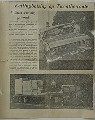 Krantenartikel over een autoongeluk van Jan Marijnissen